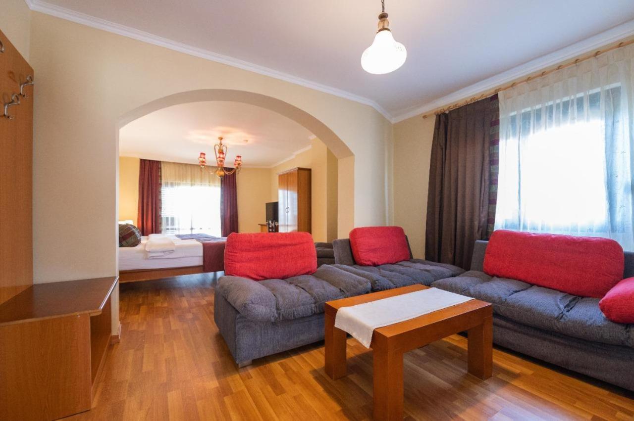 Vila Arber Golem (Tirana) Exterior foto